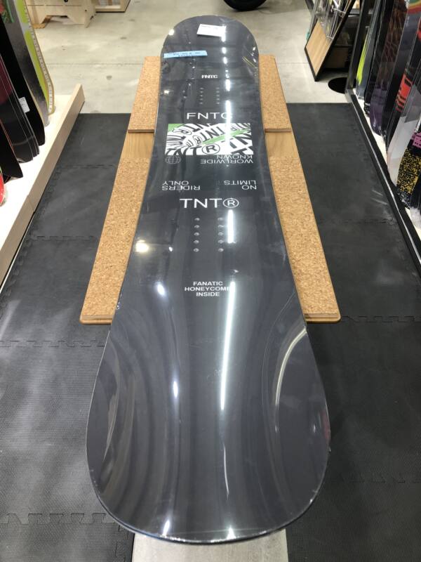 21-22【FNTC】TNT R 147cm | ムラサキスポーツの中古スノーボード専門サイト 21-22【FNTC】TNT R 147cm | ムラサキスポーツの中古スノーボード専門サイト