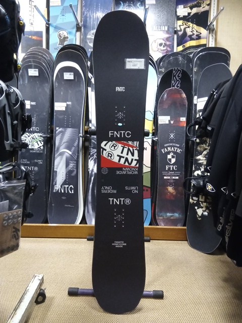21-22【FNTC】TNT R BK 143cm | ムラサキスポーツの中古スノーボード専門サイト