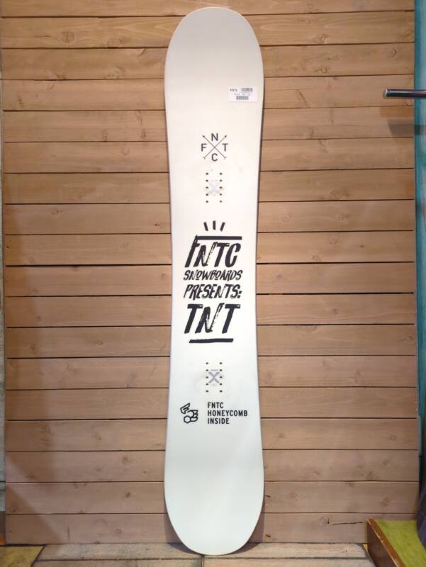 18-19【FNTC】TNT WT/BK 153cm | ムラサキスポーツの中古スノーボード