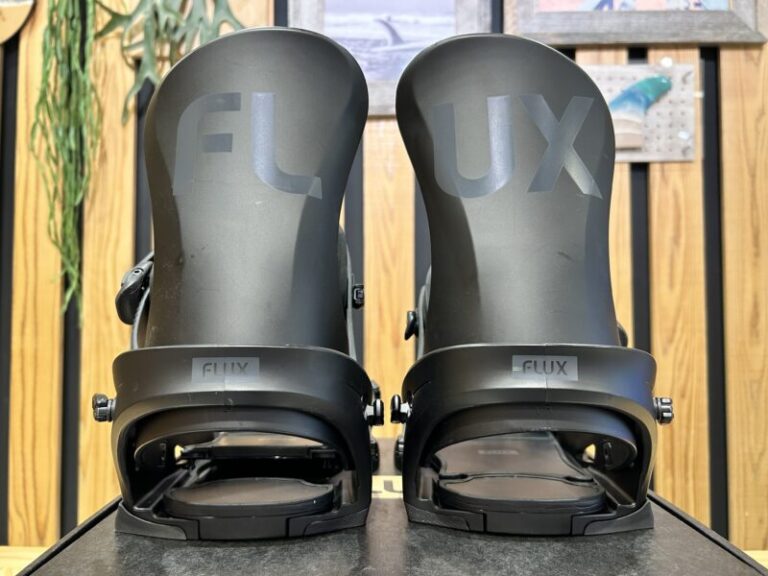 FLUX SR Mサイズ 23-24モデル FLUXの23/24年モデルのSR Mサイズ FLUX SR Mサイズ 23-24モデル FLUXの