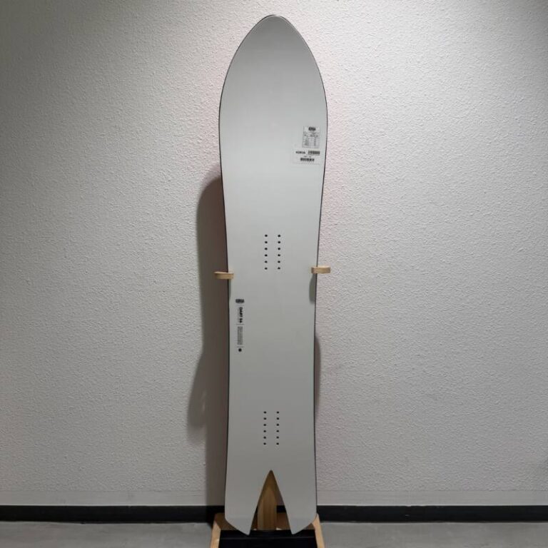 [週末限定。最終値下げ24時に取り消します。］KORUA 157 スノーボード KORUA】DART 152cm | ムラサキスポーツの中古スノーボード専門サイト