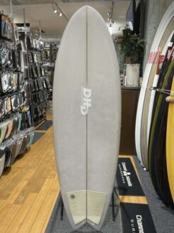 ESSENCE エッセンス FISH 5 フィッシュファイブ 6'0 EPS ５プラグ FUTURES フィン付き サーフボード ショートボード  B19 | すべての商品 | SURFBOARD BANK