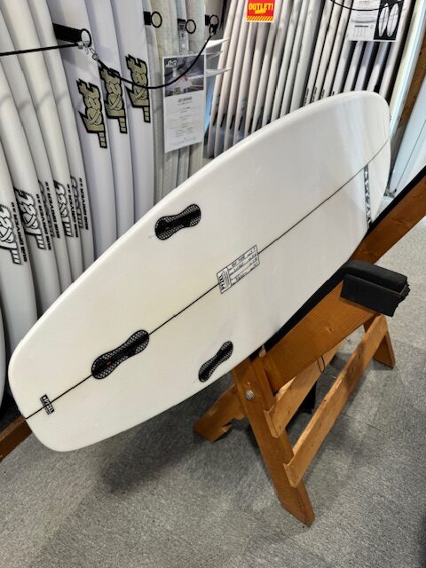 PYZEL】RED TIGER 5'10” | ムラサキスポーツの中古バリューサーフボード