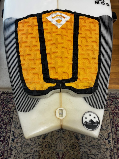 SUPER BRAND】TOY MOD 5'8″ | ムラサキスポーツの中古バリューサーフボード