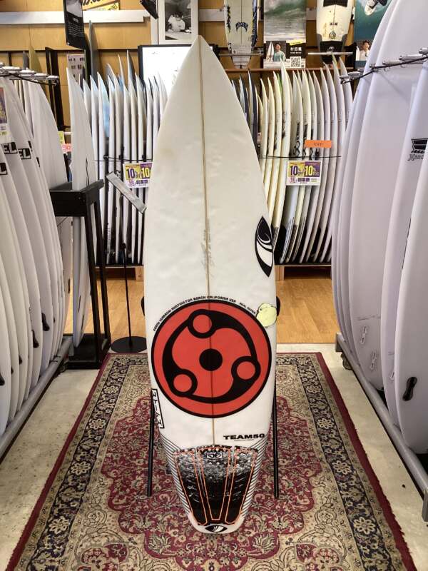 SHARPEYE】STORMS 5'8″1/2 | ムラサキスポーツの中古バリューサーフボード