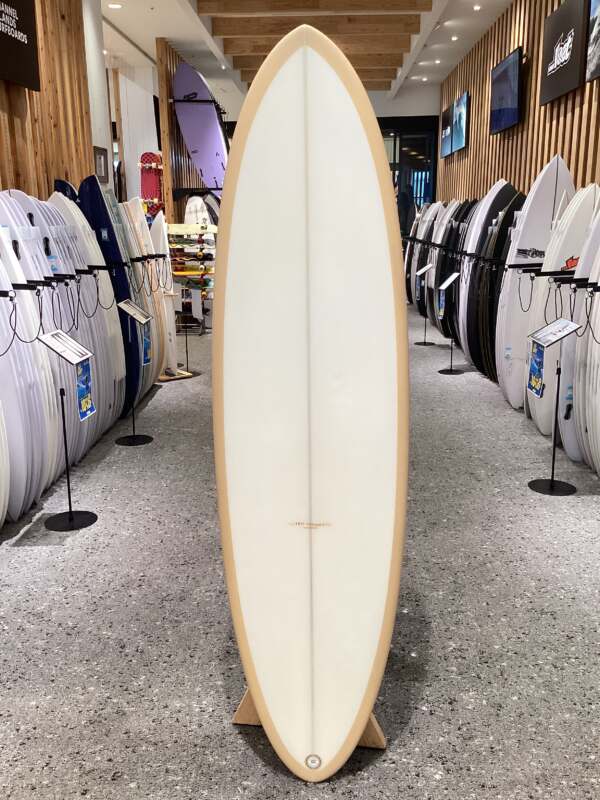 豊川店限定 7/12(日)迄、10％OFF！【FREE AND WAVE】RACER6'8
