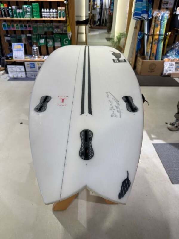 CHILLI】BV2 5'7″ | ムラサキスポーツの中古バリューサーフボード