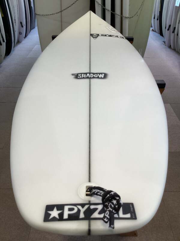 PYZEL】SHADOW 5'7 | ムラサキスポーツの中古バリューサーフボード