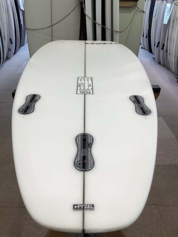 PYZEL】SHADOW 5'7 | ムラサキスポーツの中古バリューサーフボード