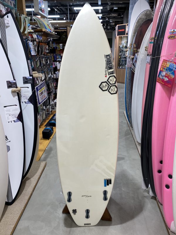 アルメリックBlack \u0026 White  5'10\