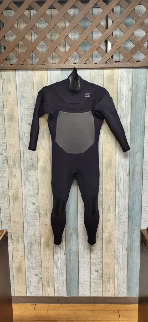 未使用BILLABONG セミドライ ウェットスーツ Lサイズ5mm×3mm BILLABONG ビラボン】新品未使用 ウェットスーツ メンズ セミドライ